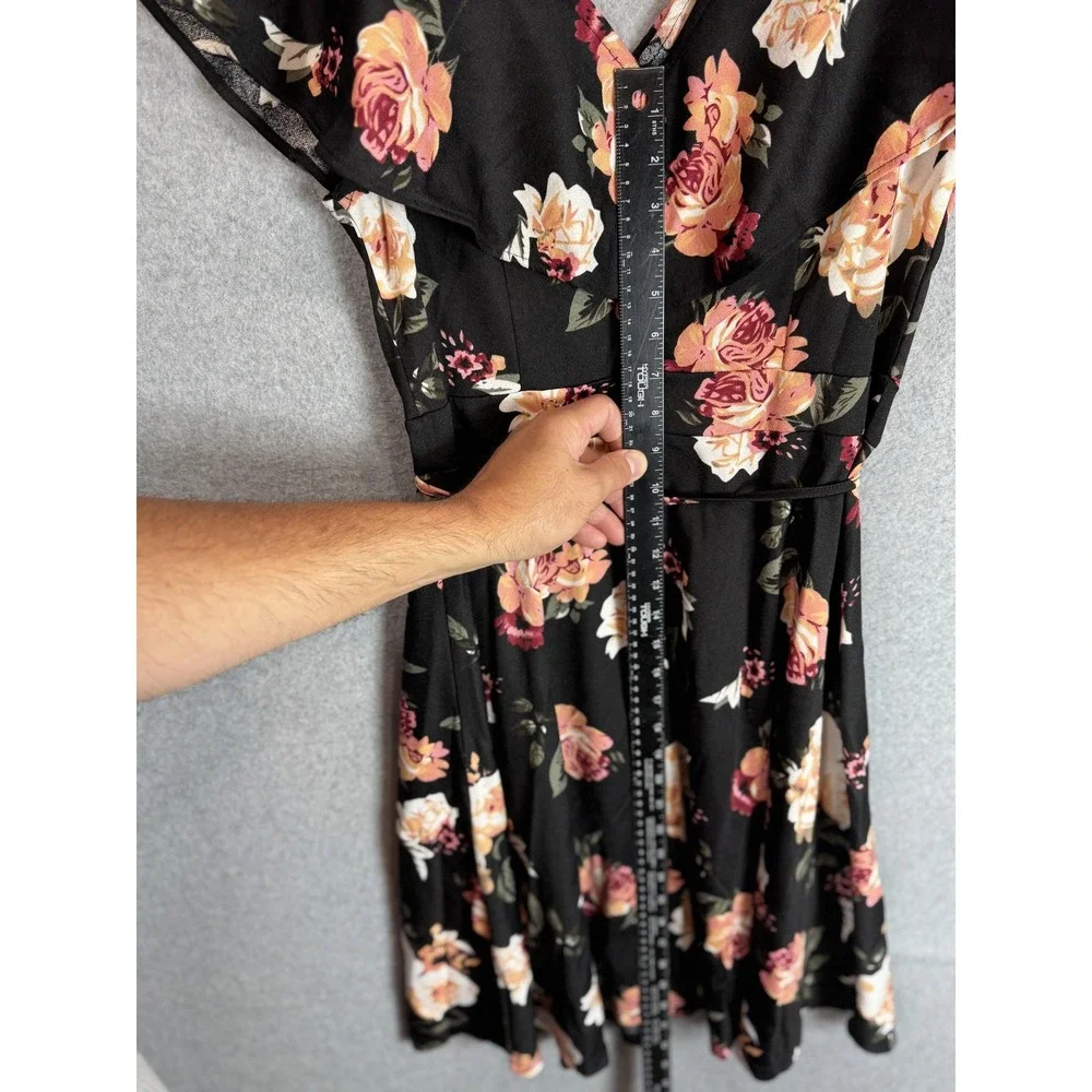 Fantaist Dress Womens Large Black Floral Wrap Short Sleeve Fit Flare Belted Boho